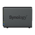 Copy electronic vam predstavlja Synology DS223 DiskStation 2-bay NAS server, 2.5"/3.5" HDD/SSD podrška. Na fotografiji je crno kućište koje je okrenuto tako da se vidi desna bočna strana