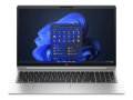 Copy Electronic vam predstavlja Laptop HP ProBook 450 G10 i5-1335U 15.6i 16/1TB [9G215ET#BED]. Na fotografiji je svijetlo srebrni laptop, otovren je pod kutom od 90 stupnjeva. Vidi se prednja strana, na ekranu je crno-plava pozadina
