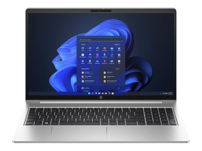 Copy Electronic vam predstavlja Laptop HP ProBook 450 G10 i5-1335U 15.6i 16/1TB [9G215ET#BED]. Na fotografiji je svijetlo srebrni laptop, otovren je pod kutom od 90 stupnjeva. Vidi se prednja strana, na ekranu je crno-plava pozadina