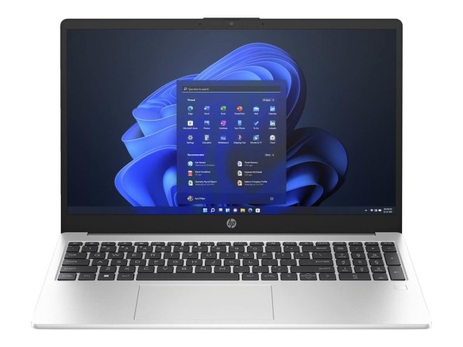 Copy electronic vam predstvlja Laptop HP 250 G10 i3-1315U 15.6" 16GB, 512GB, Win11Home [9Y7A4ET#BED]. Na fotografiji je srebrni laptop, vidi se prednja strana. Laptop je otvoren pod kutom od 90 stupnjeva. Ima crnu tipkovnicu