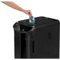 Copy electroni vam predstavlja Uništavač papira Fellowes AutoMax™ 550C, razina sigurnosti P-4, do 550 listova A4, kapacitet 83 l. Na fotografiji je crni uređaj. Na gornjem dijelu se nalazi utor za CD, i na fotografiji je zenska ruka koja stavlja CD u taj utor.